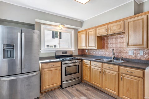 Tiny photo for 310 N Sunnyside Street, South Bend, IN 46617 (MLS # 202622908)