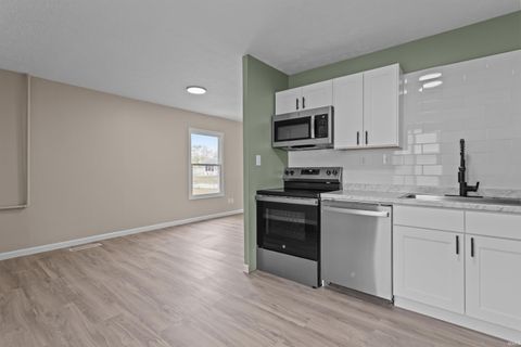 Tiny photo for 2713 N Delphos Street, Kokomo, IN 46901 (MLS # 202542851)
