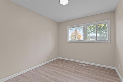 Tiny photo for 2713 N Delphos Street, Kokomo, IN 46901 (MLS # 202542851)