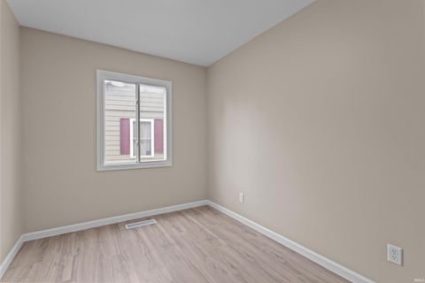 Tiny photo for 2713 N Delphos Street, Kokomo, IN 46901 (MLS # 202542851)