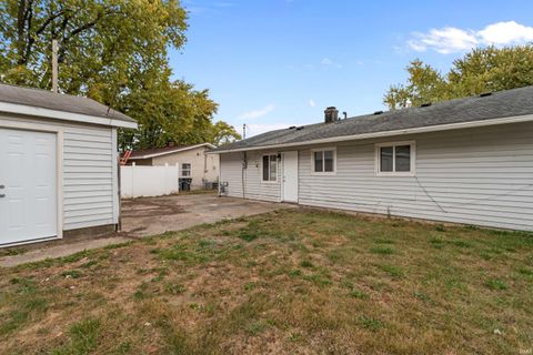 Tiny photo for 2713 N Delphos Street, Kokomo, IN 46901 (MLS # 202542851)