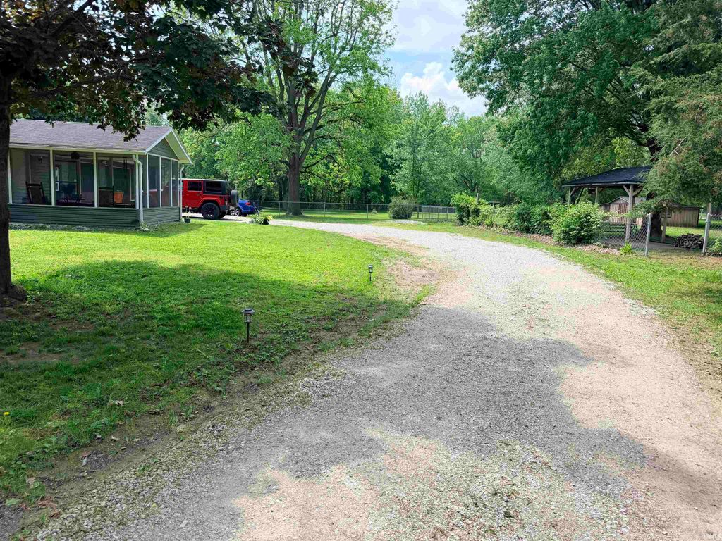 Photo of 5052 East Country Club Road, Logansport, IN 47947 (MLS # 202619118)