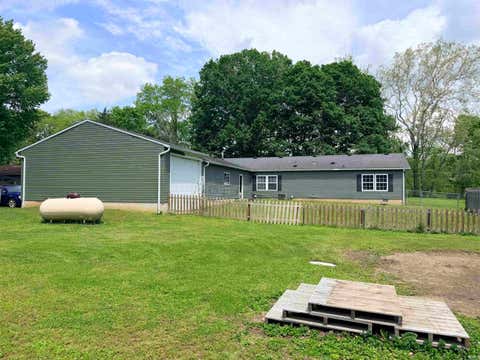 Tiny photo for 5052 East Country Club Road, Logansport, IN 47947 (MLS # 202619118)