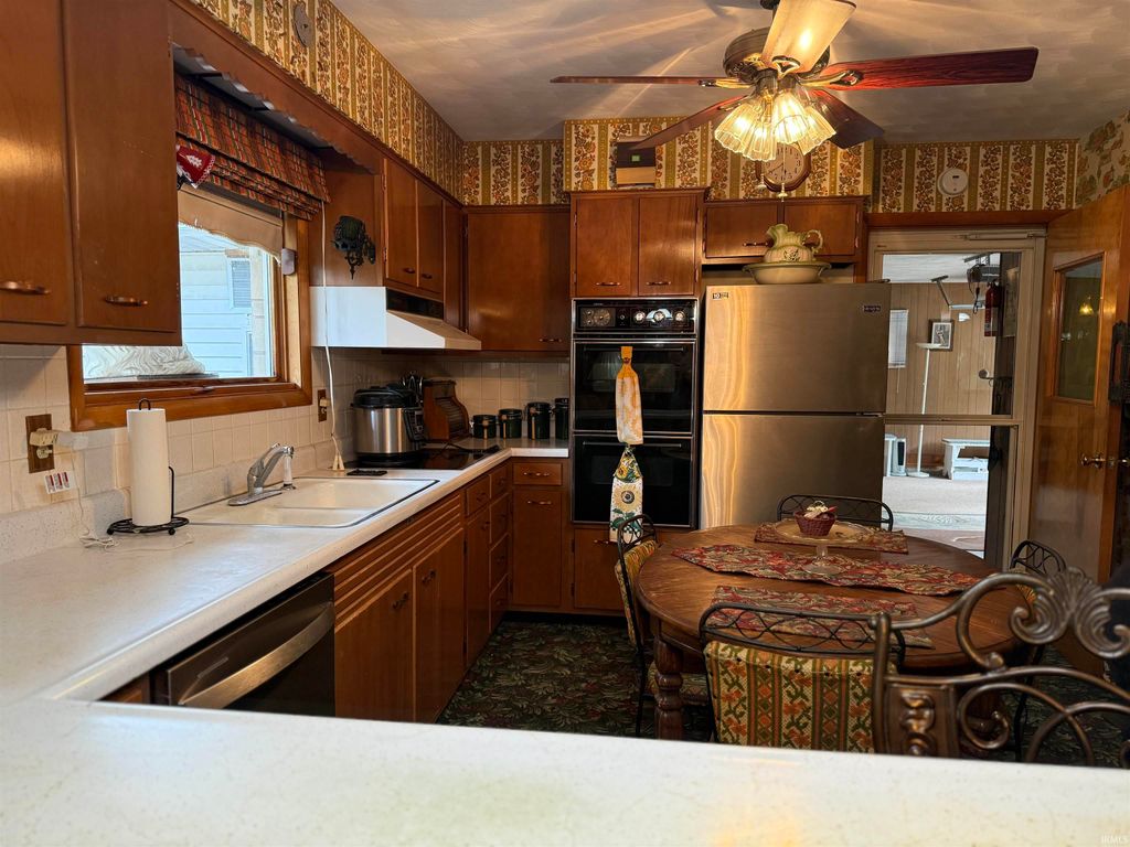 Photo of 3716 Tunnelton Rd Rd, Bedford, IN 47421 (MLS # 202542013)