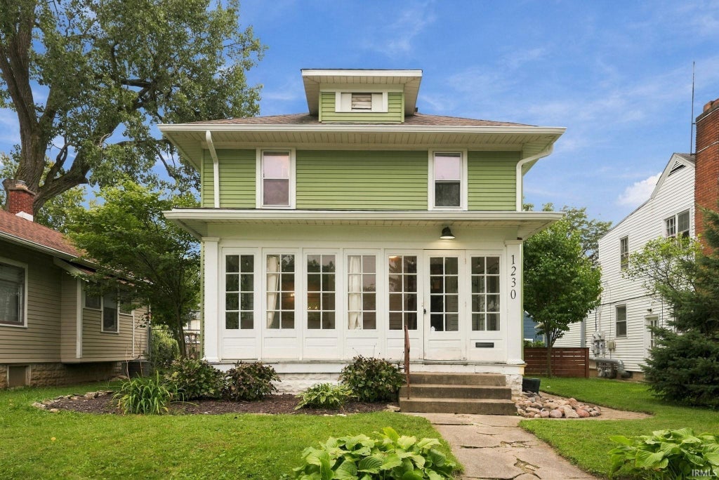 Photo of 1230 Elmwood Avenue, Fort Wayne, IN 46805 (MLS # 202639768)