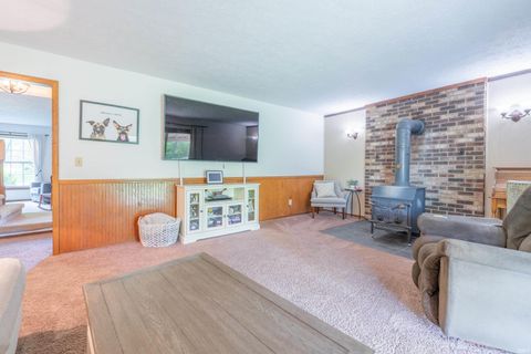 Tiny photo for 7151 W Cavewood Court, Bloomington, IN 47403 (MLS # 202616165)