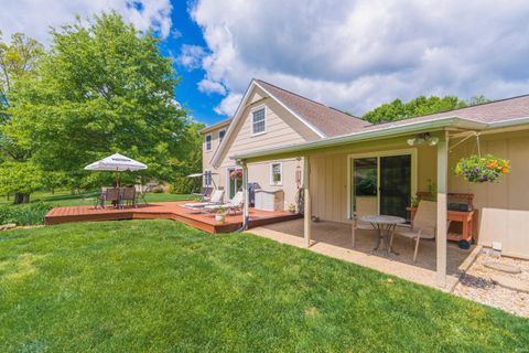 Tiny photo for 7151 W Cavewood Court, Bloomington, IN 47403 (MLS # 202616165)