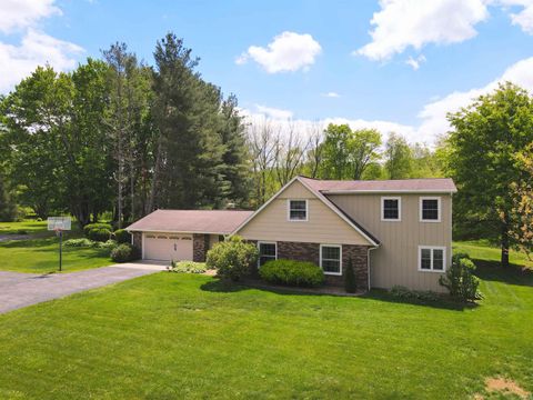 Photo of 7151 W Cavewood Court, Bloomington, IN 47403 (MLS # 202616165)
