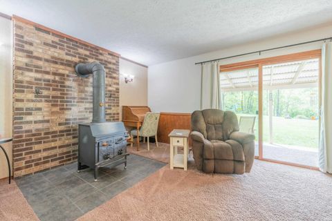 Tiny photo for 7151 W Cavewood Court, Bloomington, IN 47403 (MLS # 202616165)
