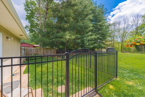 Tiny photo for 7151 W Cavewood Court, Bloomington, IN 47403 (MLS # 202616165)
