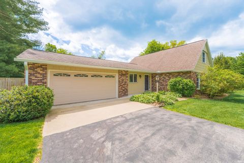 Tiny photo for 7151 W Cavewood Court, Bloomington, IN 47403 (MLS # 202616165)