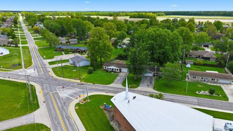 Tiny photo for 922 E Monroe Street, Decatur, IN 46733 (MLS # 202618592)