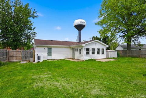 Tiny photo for 922 E Monroe Street, Decatur, IN 46733 (MLS # 202618592)