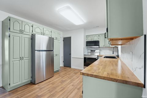 Tiny photo for 922 E Monroe Street, Decatur, IN 46733 (MLS # 202618592)