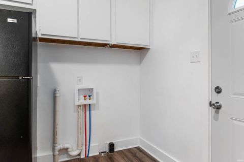 Tiny photo for 431 Lincoln Street, Richmond, IN 47374 (MLS # 202545495)