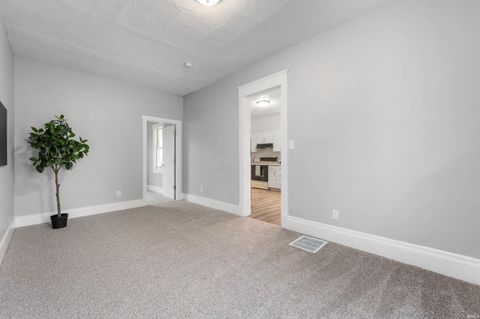 Tiny photo for 431 Lincoln Street, Richmond, IN 47374 (MLS # 202545495)