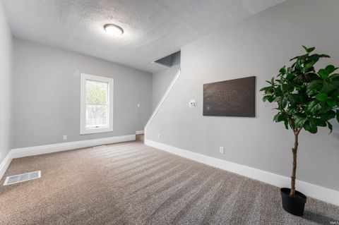 Tiny photo for 431 Lincoln Street, Richmond, IN 47374 (MLS # 202545495)