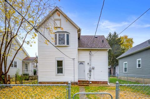 Tiny photo for 431 Lincoln Street, Richmond, IN 47374 (MLS # 202545495)