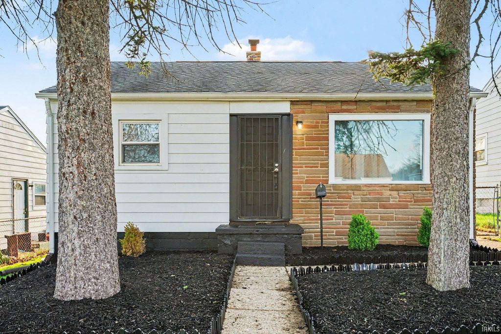 Photo of 2126 S Scott Street, South Bend, IN 46613 (MLS # 202613746)