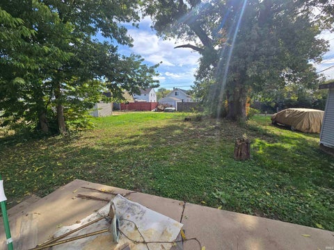 Tiny photo for 822 E Bowman Street, South Bend, IN 46613 (MLS # 202642347)