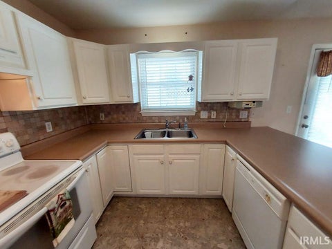 Tiny photo for 793 Overbrook Drive, Jasper, IN 47546 (MLS # 202635246)