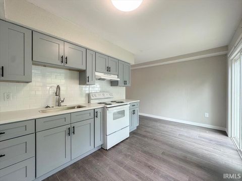 Tiny photo for 1705 KENSINGTON ON BERKLEY, Kokomo, IN 46901 (MLS # 202528166)