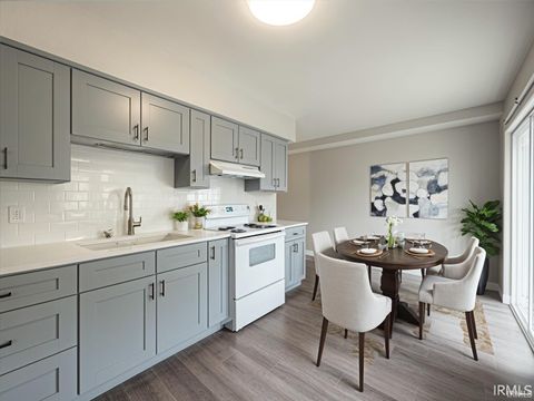 Tiny photo for 1705 KENSINGTON ON BERKLEY, Kokomo, IN 46901 (MLS # 202528166)