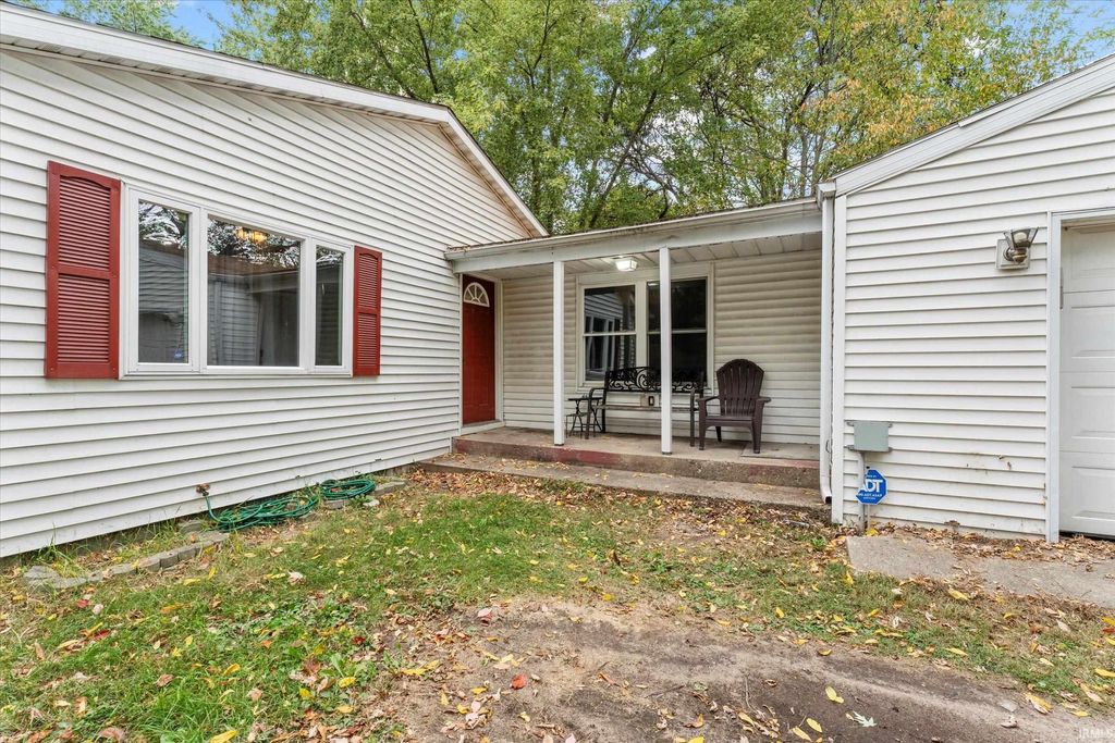 Photo of 52303 Hollyhock Road, South Bend, IN 46637 (MLS # 202541752)