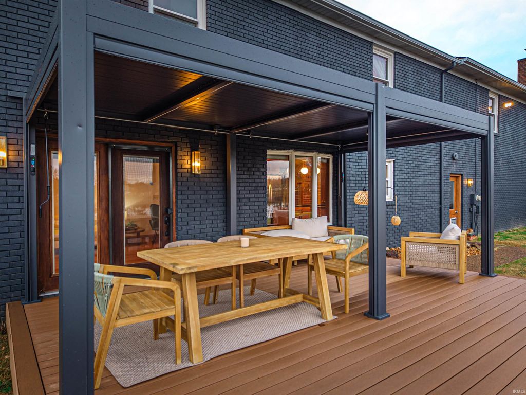 Photo of 1014 Kingswood Drive, Evansville, IN 47715 (MLS # 202546716)