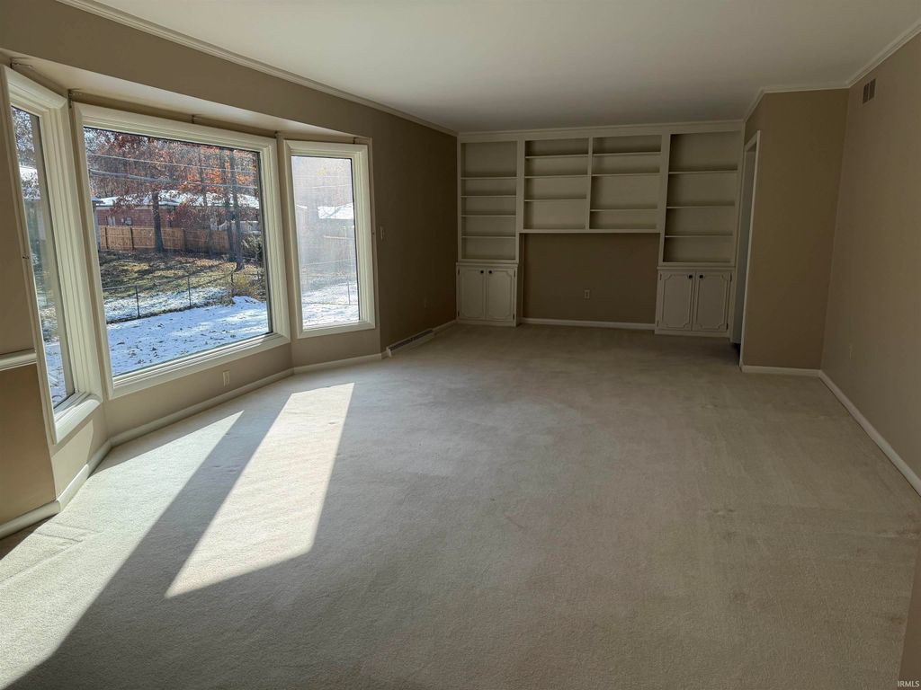 Photo of 4160 Woodstock Drive, Fort Wayne, IN 46815 (MLS # 202540146)