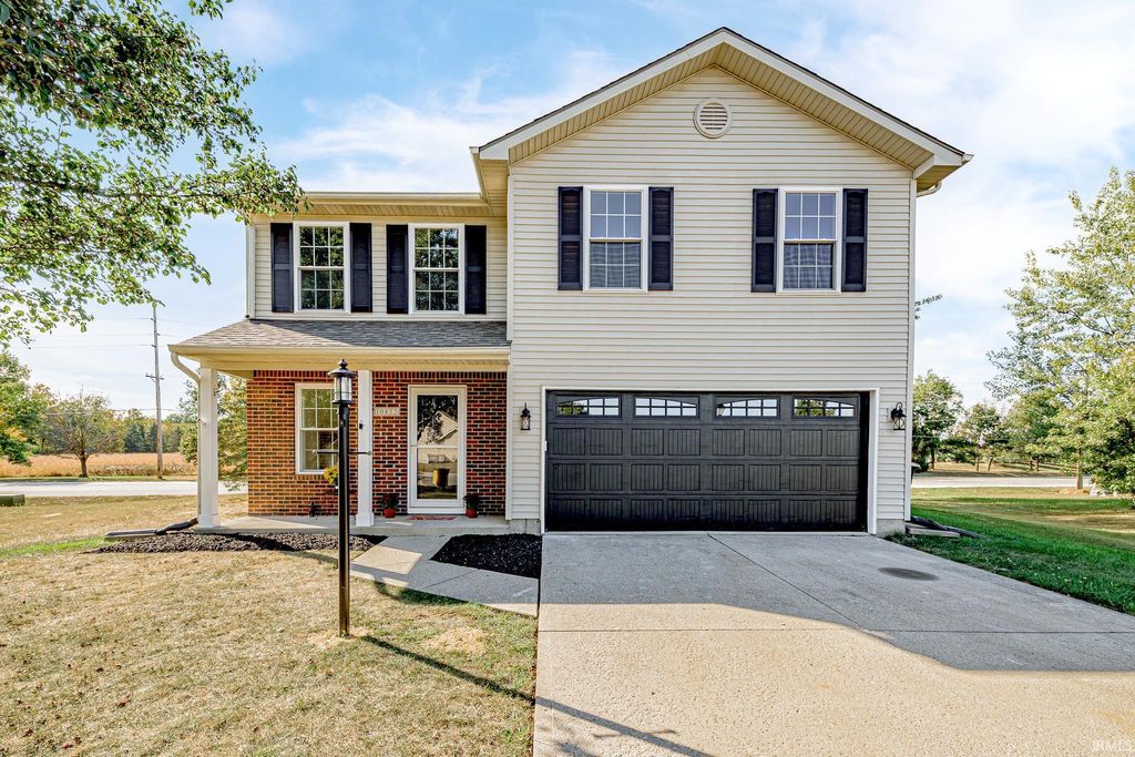 Photo of 10832 Deep Creek Court, Fort Wayne, IN 46804 (MLS # 202541387)