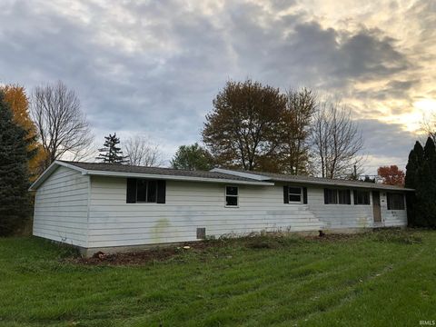 Photo of 4377 S US 33 Highway, Albion, IN 46701 (MLS # 202608871)