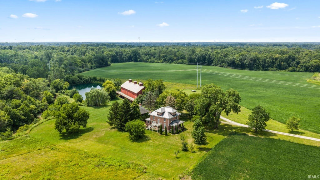 Photo of 5910 Maples Road, Fort Wayne, IN 46816 (MLS # 202629873)