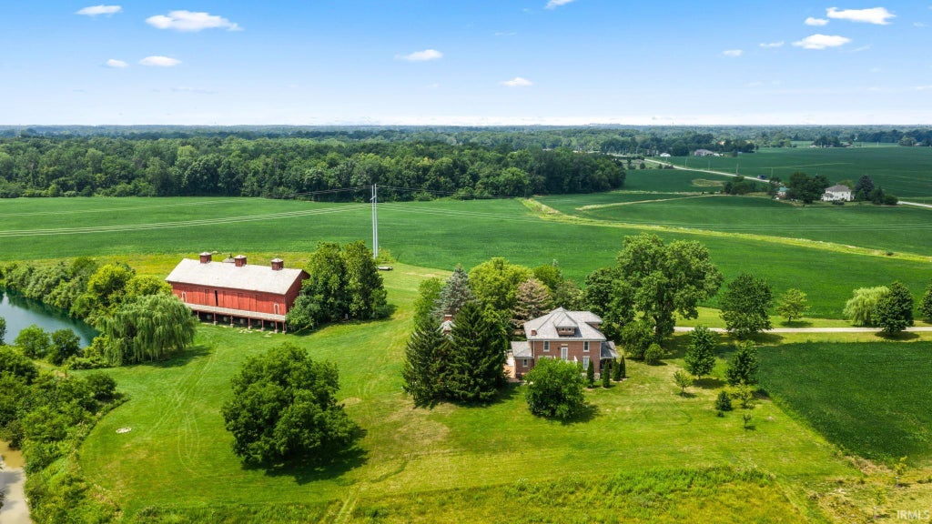 Photo of 5910 Maples Road, Fort Wayne, IN 46816 (MLS # 202629873)