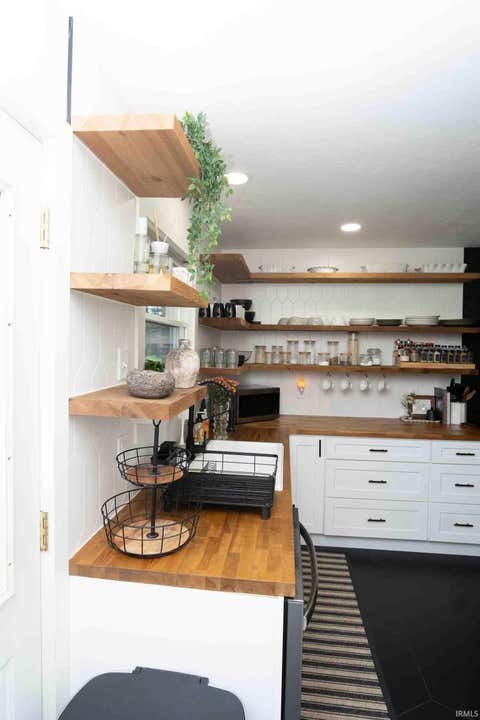Tiny photo for 704 Jeff Drive, Kokomo, IN 46901 (MLS # 202634597)