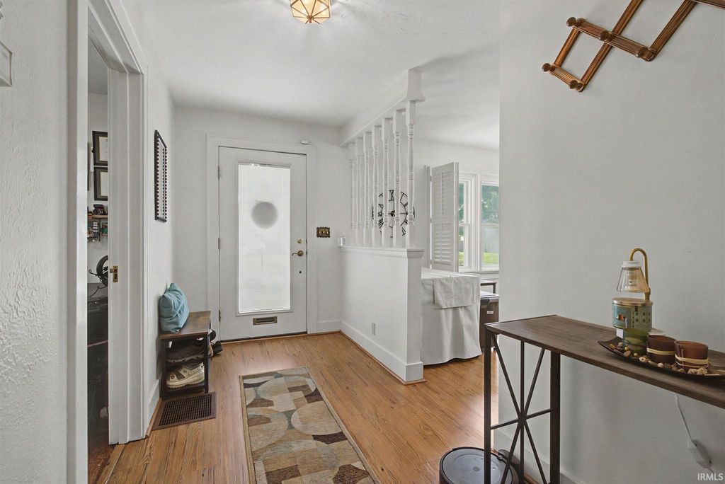 Photo of 609 W Broadway Street, Alexandria, IN 46001 (MLS # 202619328)