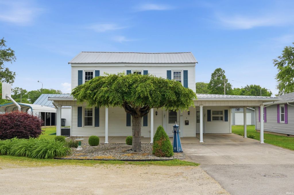 Photo of 257 N Main Street, Albany, IN 47320 (MLS # 202619102)