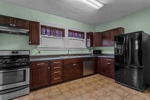 Tiny photo for 917 W SYCAMORE Street, Kokomo, IN 46901 (MLS # 202548686)