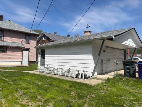 Tiny photo for 917 W SYCAMORE Street, Kokomo, IN 46901 (MLS # 202548686)