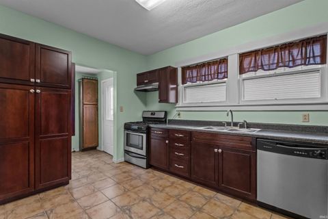 Tiny photo for 917 W SYCAMORE Street, Kokomo, IN 46901 (MLS # 202548686)