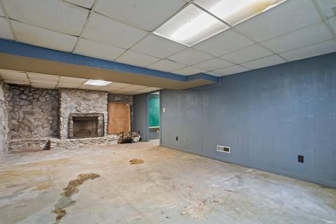 Tiny photo for 917 W SYCAMORE Street, Kokomo, IN 46901 (MLS # 202548686)