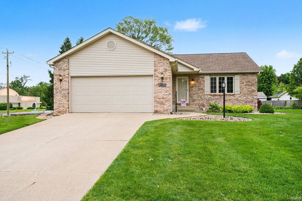 Photo of 17981 Bay Winds Drive, South Bend, IN 46635 (MLS # 202620007)
