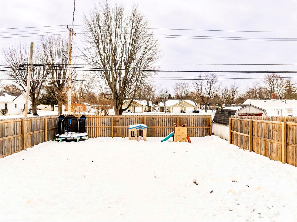 Photo of 903 Walnut Street, Frankton, IN 46044 (MLS # 202604279)