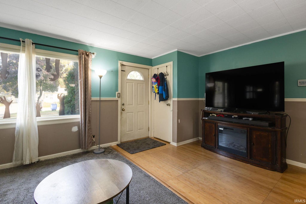 Photo of 711 Modrell Boulevard, Elkhart, IN 46514 (MLS # 202644374)