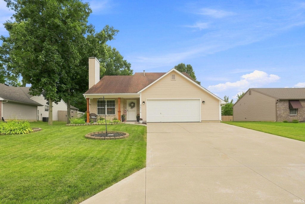 Photo of 8014 Brixham Place, Fort Wayne, IN 46835 (MLS # 202629684)
