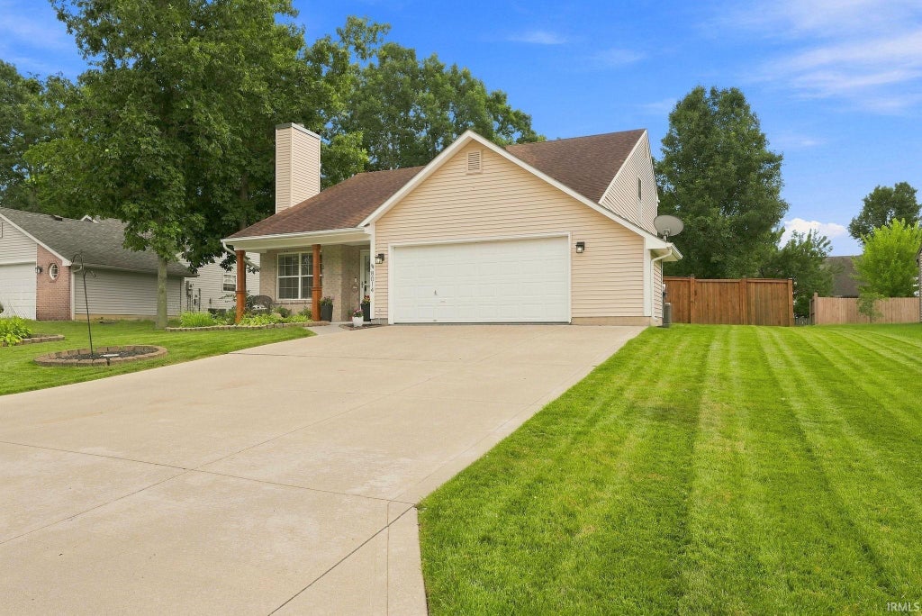 Photo of 8014 Brixham Place, Fort Wayne, IN 46835 (MLS # 202629684)