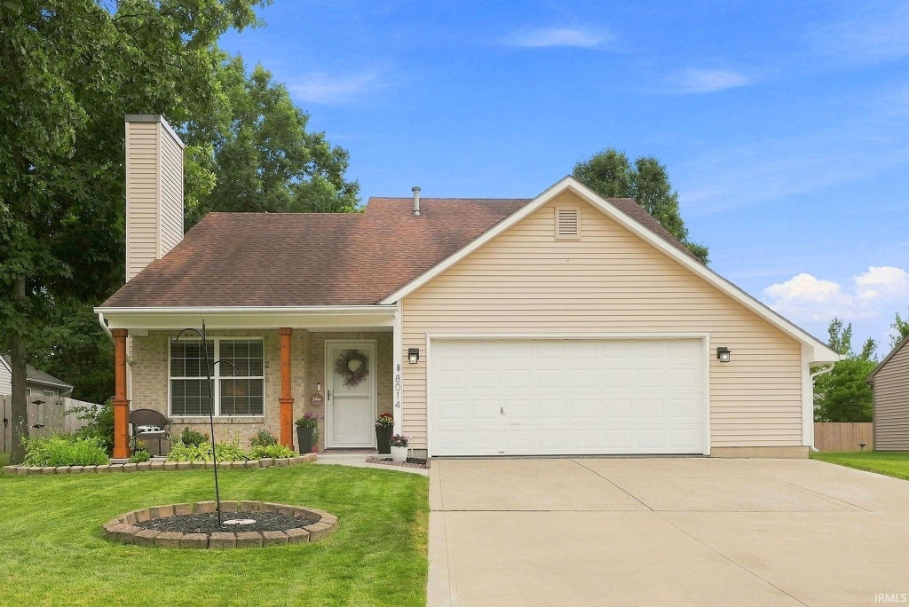 Photo of 8014 Brixham Place, Fort Wayne, IN 46835 (MLS # 202629684)