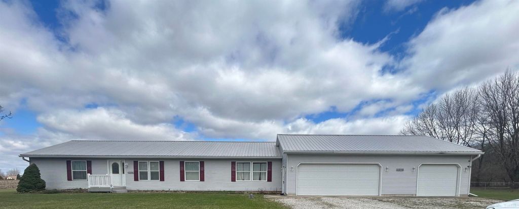 Photo of 5390 E Brown Road, Leesburg, IN 46538 (MLS # 202609533)
