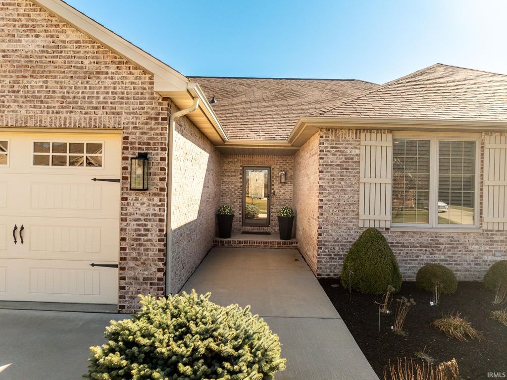 Photo of 5110 N Shadow Oak Run, Muncie, IN 47304 (MLS # 202608020)