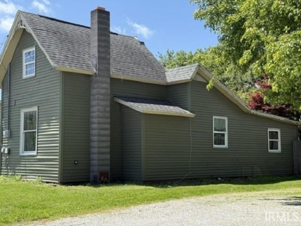 Photo of 708 N main Street, Linden, IN 47955 (MLS # 202617709)
